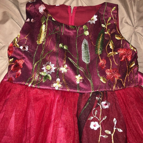 Bnwot burgundy formal girls dress - Picture 4 of 5